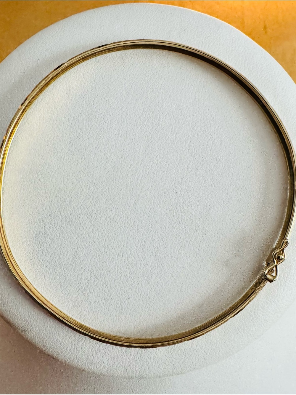 Vintage 14K Yellow Gold Etched Bangle Bracelet - Picture 3 of 6